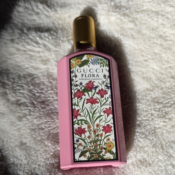 Gucci Flora Gorgeous Gardenia - Picture 3 of 3